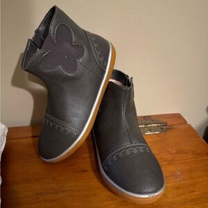 Livie & Luca Girls Ali Ankle Boot in Charcoal | Size 1Y|